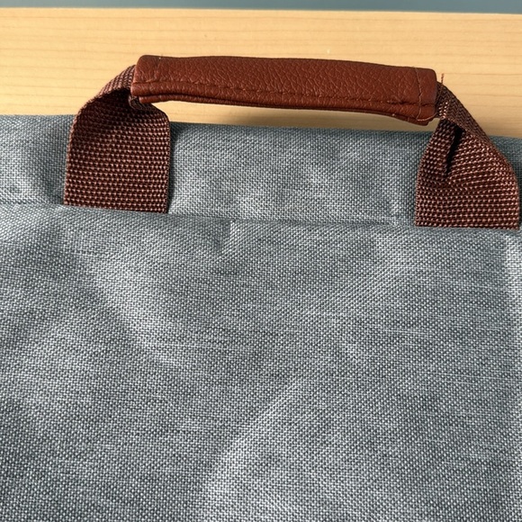 Atlanta Braves Messenger Bag - Picture 4 of 8